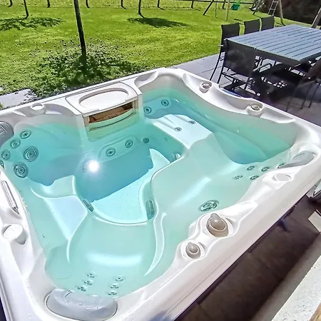Josaly Jacuzzi Et Sauna Samoëns